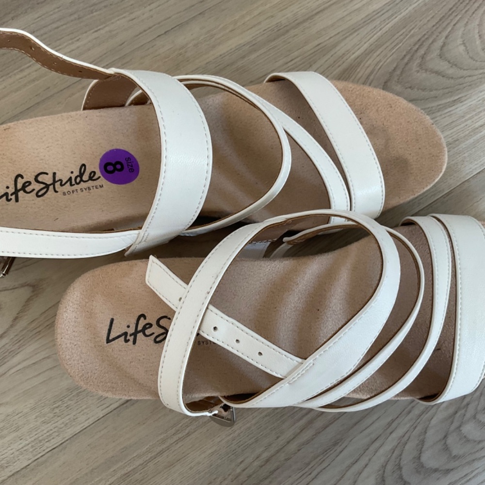 Life Stride Soft System sandals, white, buckle, wedge - Picture 10 of 12